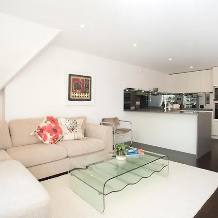Veeve - Modern Edwardian Apartment